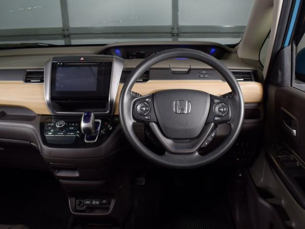 Honda Freed II с пробегом 2016 года, цена 1 299 999 рублей, 170841 км, компактвэн, Автокод Объявления
