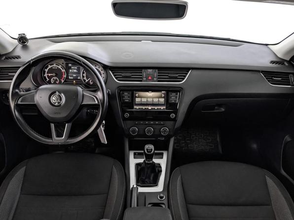 Skoda Octavia III (A7) Рестайлинг с пробегом 2019 года, цена 1 200 000 рублей, 204203 км, лифтбек, Автокод Объявления
