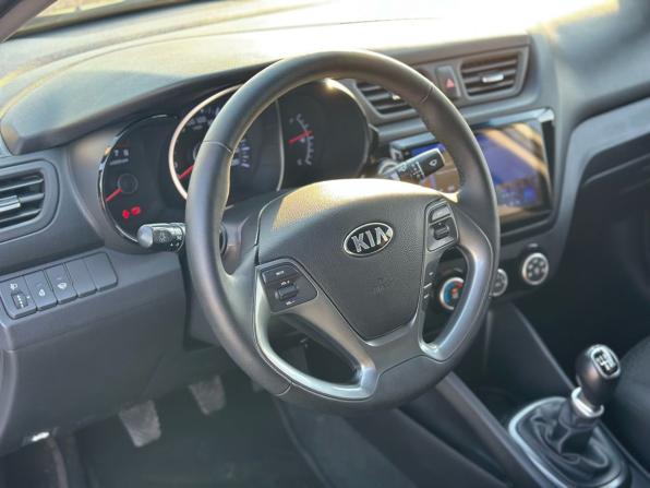 Kia Rio III Рестайлинг с пробегом 2015 года, цена 1 049 000 рублей, 141251 км, седан, Автокод Объявления