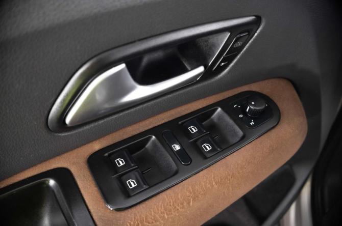 Volkswagen Amarok I с пробегом 2010 года, цена 1 489 000 рублей, 263152 км, offers.body_type.unknown, Автокод Объявления