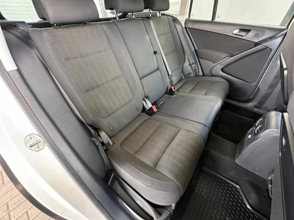 Volkswagen Tiguan I Рестайлинг с пробегом 2012 года, цена 975 000 рублей, 270625 км, внедорожник, Автокод Объявления