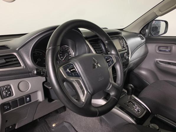 Mitsubishi L200 V с пробегом 2018 года, цена 1 780 000 рублей, 320100 км, offers.body_type.unknown, Автокод Объявления