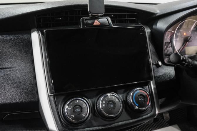 Toyota Corolla XI (E160 E170) Рестайлинг 2 с пробегом 2018 года, цена 1 439 000 рублей, 109000 км, универсал, Автокод Объявления