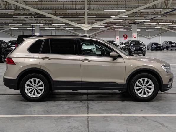 Volkswagen Tiguan II с пробегом 2019 года, цена 1 815 000 рублей, 142000 км, внедорожник, Автокод Объявления