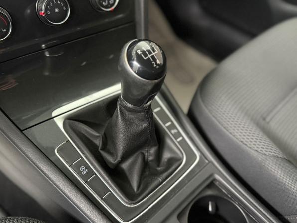 Volkswagen Golf VII Рестайлинг с пробегом 2019 года, цена 1 495 000 рублей, 137396 км, универсал, Автокод Объявления