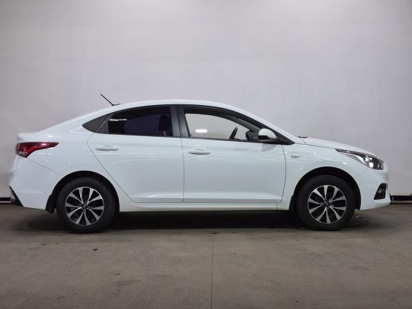 Hyundai Solaris II с пробегом 2017 года, цена 1 130 000 рублей, 87676 км, седан, Автокод Объявления