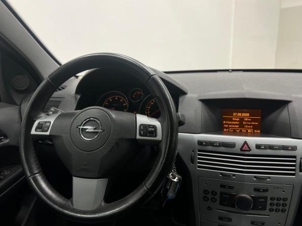 Opel Astra H Рестайлинг с пробегом 2010 года, цена 749 000 рублей, 110500 км, седан, Автокод Объявления