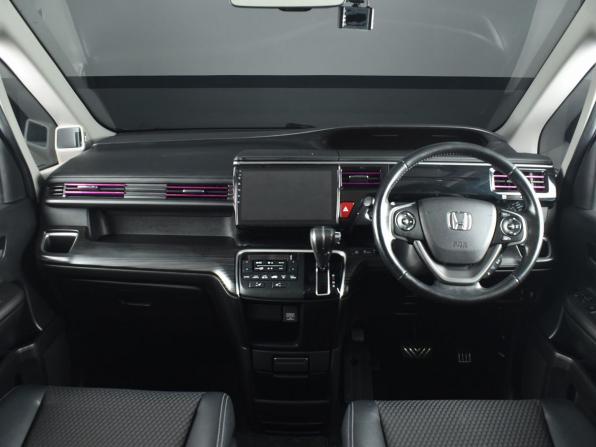 Honda Stepwgn V с пробегом 2016 года, цена 1 964 995 рублей, 81139 км, минивэн, Автокод Объявления