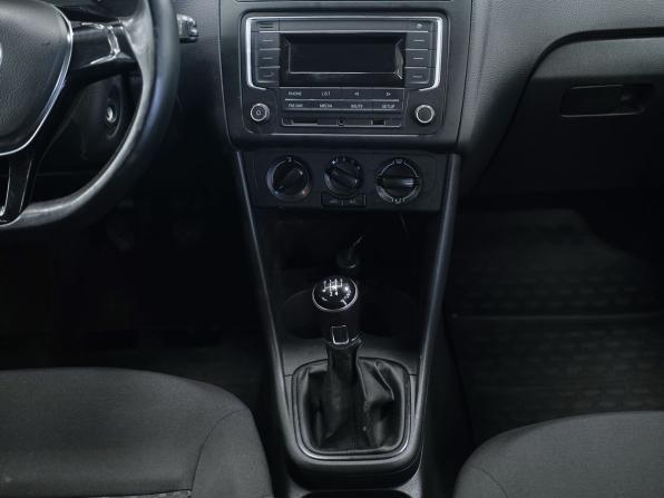 Volkswagen Polo V Рестайлинг с пробегом 2016 года, цена 813 000 рублей, 135879 км, седан, Автокод Объявления