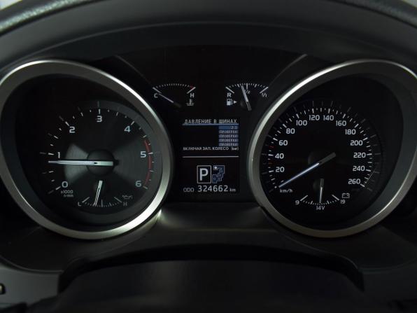 Toyota Land Cruiser 200 Series Рестайлинг 1 с пробегом 2014 года, цена 3 684 995 рублей, 324660 км, внедорожник, Автокод Объявления