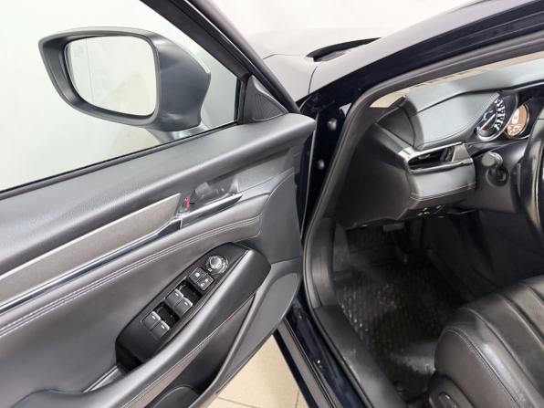 Mazda 6 III (GJ) Рестайлинг 2 с пробегом 2023 года, цена 3 050 000 рублей, 32830 км, седан, Автокод Объявления