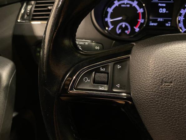 Skoda Octavia III (A7) Рестайлинг с пробегом 2019 года, цена 1 525 000 рублей, 208166 км, лифтбек, Автокод Объявления