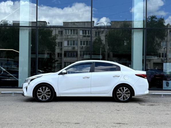 Kia Rio IV Рестайлинг с пробегом 2021 года, цена 1 090 000 рублей, 278340 км, седан, Автокод Объявления