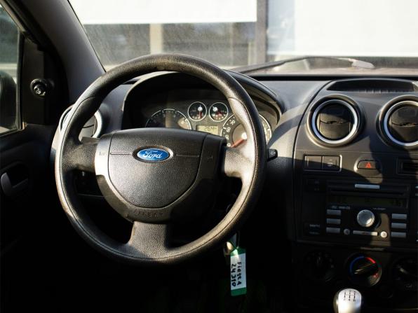 Ford Fiesta Mk5 с пробегом 2007 года, цена 315 000 рублей, 228977 км, хэтчбек, Автокод Объявления