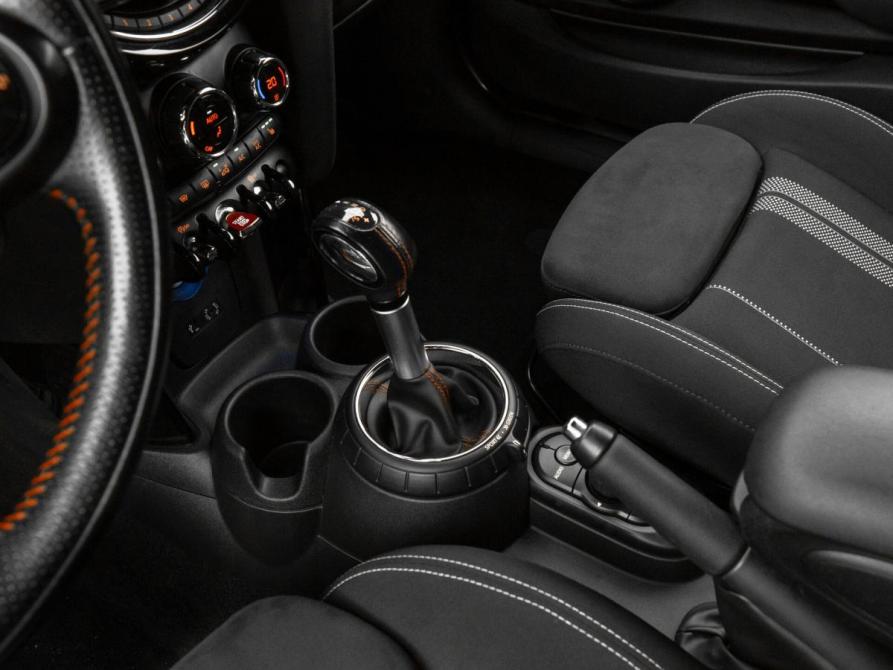 Mini Hatch III (F55/F56) Москва  - изображение 14