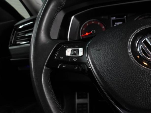 Volkswagen Jetta VII с пробегом 2019 года, цена 1 998 000 рублей, 79907 км, седан, Автокод Объявления