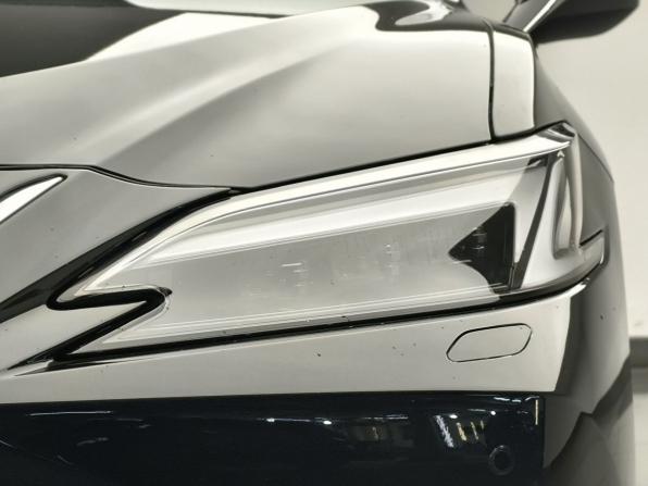 Lexus ES VII Рестайлинг 2 с пробегом 2025 года, цена 5 198 000 рублей, 6820 км, седан, Автокод Объявления
