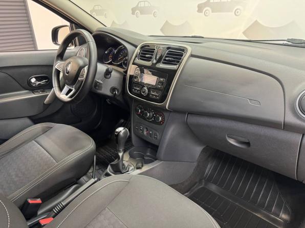 Renault Logan II Рестайлинг с пробегом 2018 года, цена 1 000 000 рублей, 113783 км, седан, Автокод Объявления