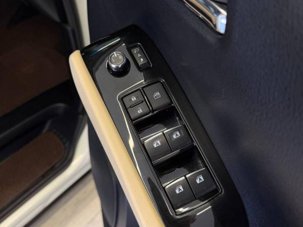 Toyota Alphard III Рестайлинг с пробегом 2018 года, цена 4 100 000 рублей, 107395 км, минивэн, Автокод Объявления