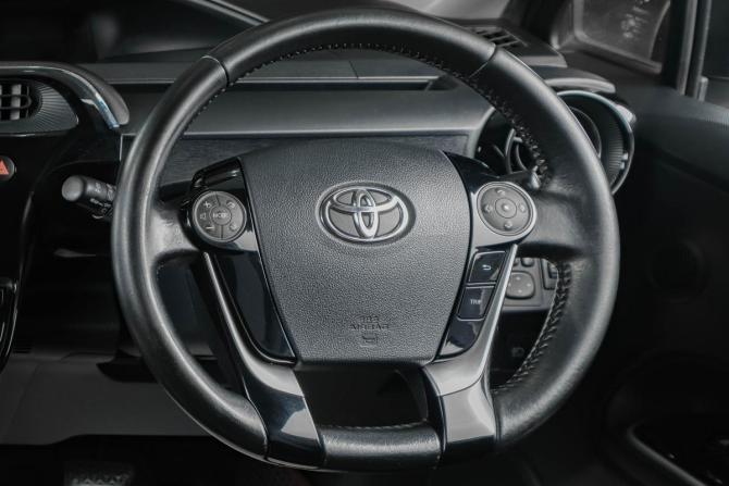 Toyota Aqua I Рестайлинг с пробегом 2017 года, цена 1 339 000 рублей, 165000 км, хэтчбек, Автокод Объявления