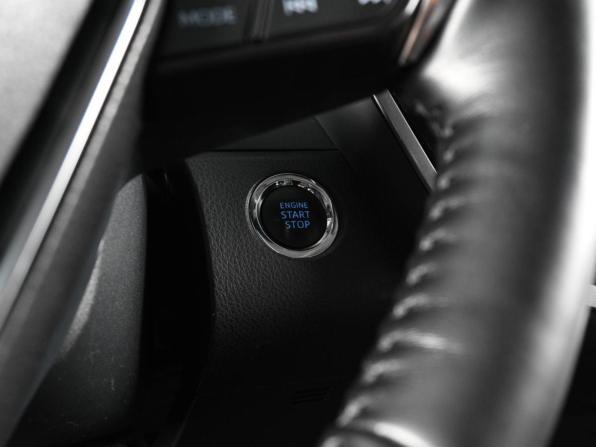 Toyota Camry VIII (XV70) Рестайлинг с пробегом 2021 года, цена 3 049 000 рублей, 61755 км, седан, Автокод Объявления