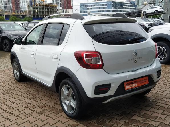Renault Sandero II Рестайлинг с пробегом 2021 года, цена 1 199 000 рублей, 103580 км, хэтчбек, Автокод Объявления