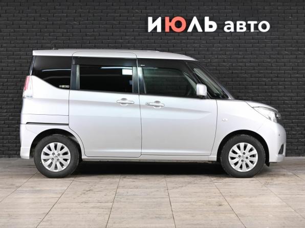 Suzuki Solio III с пробегом 2018 года, цена 1 020 000 рублей, 88041 км, минивэн, Автокод Объявления
