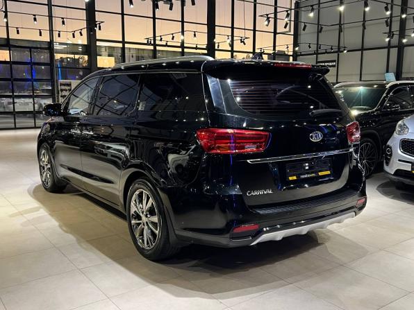 Kia Carnival III с пробегом 2018 года, цена 2 680 000 рублей, 187000 км, минивэн, Автокод Объявления