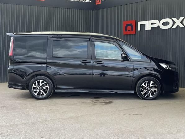 Honda Stepwgn V Рестайлинг с пробегом 2017 года, цена 2 307 000 рублей, 120875 км, минивэн, Автокод Объявления