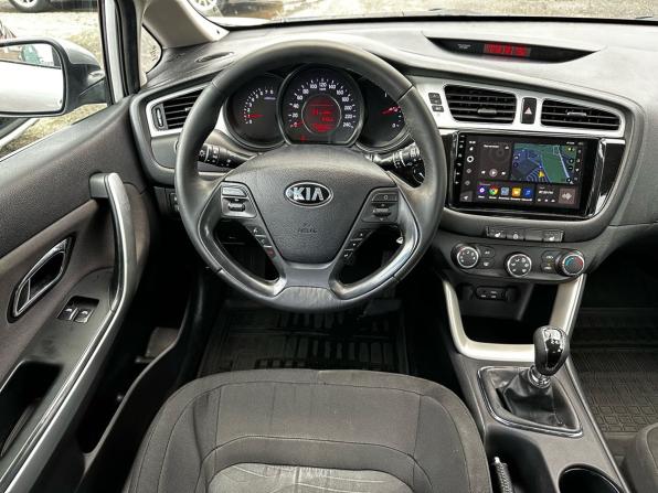 Kia Ceed II с пробегом 2015 года, цена 999 000 рублей, 160000 км, хэтчбек, Автокод Объявления