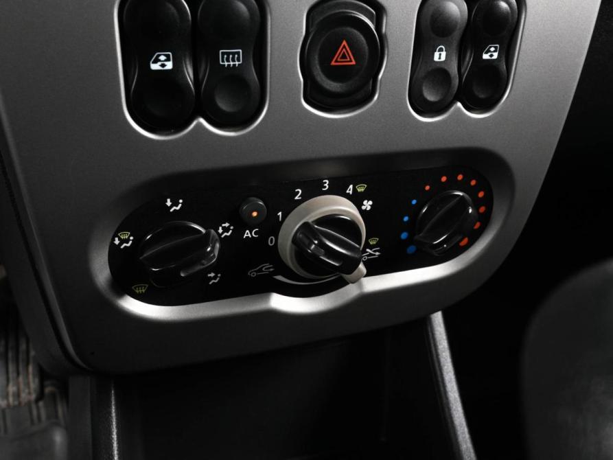Renault Logan I Рестайлинг Ростов-на-Дону  - изображение 14