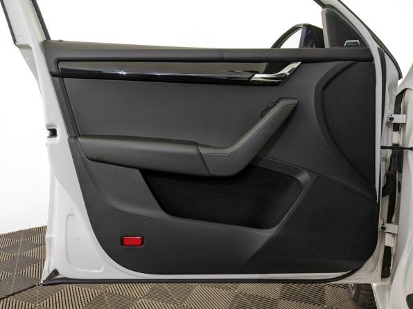 Skoda Octavia III (A7) Рестайлинг с пробегом 2020 года, цена 2 100 000 рублей, 114832 км, лифтбек, Автокод Объявления
