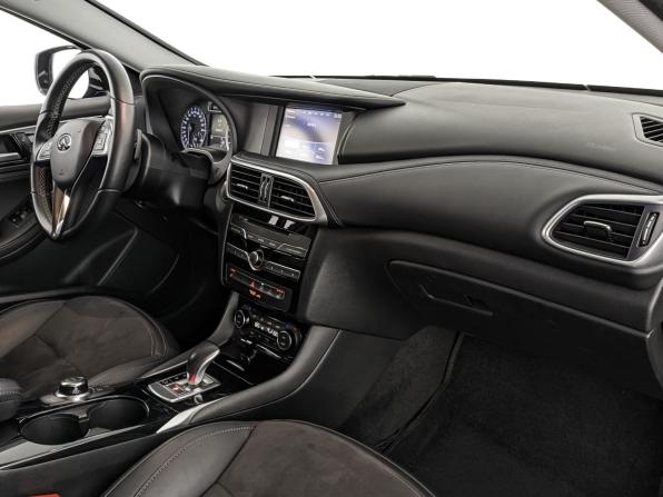 Infiniti Q30 с пробегом 2017 года, цена 2 550 000 рублей, 54096 км, хэтчбек, Автокод Объявления