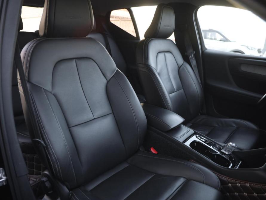 Volvo XC40 I Санкт-Петербург  - изображение 25
