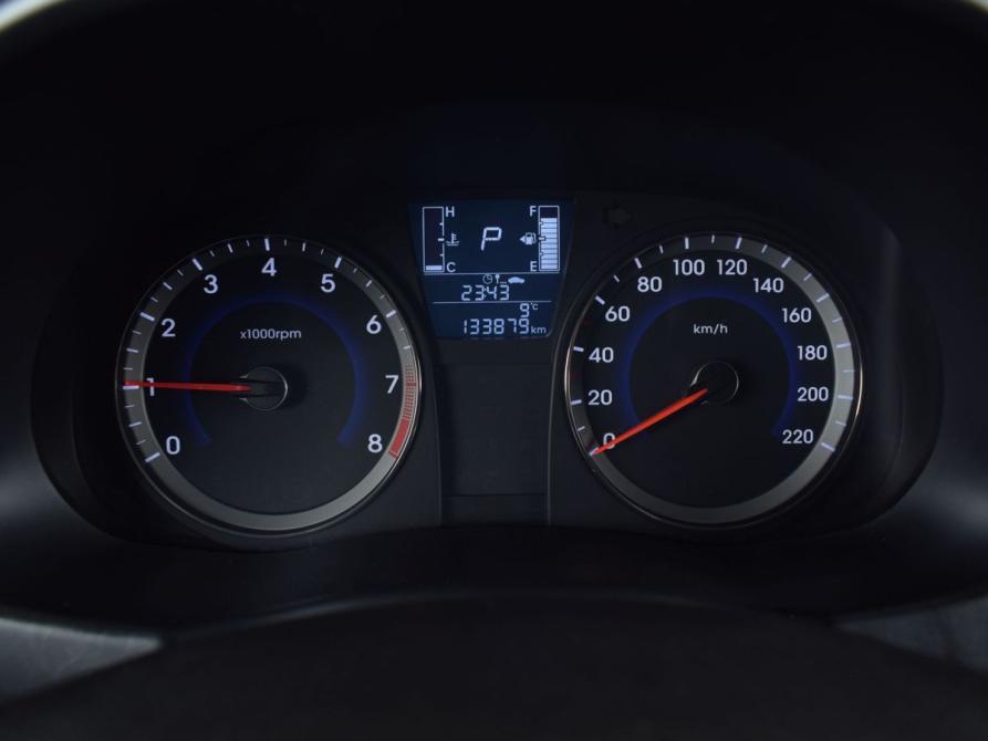 Hyundai Solaris I Рестайлинг Кемерово  - изображение 11
