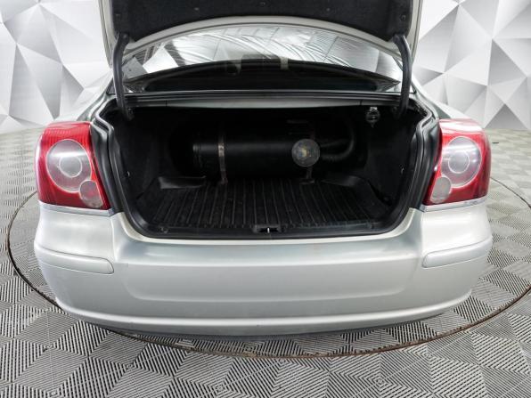 Toyota Avensis II Рестайлинг с пробегом 2006 года, цена 717 000 рублей, 320000 км, седан, Автокод Объявления