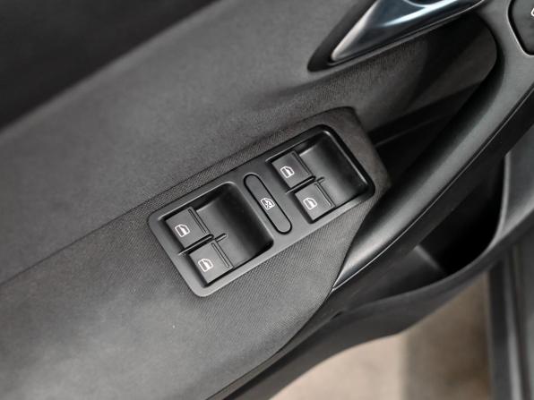 Volkswagen Polo V с пробегом 2014 года, цена 930 000 рублей, 101526 км, хэтчбек, Автокод Объявления
