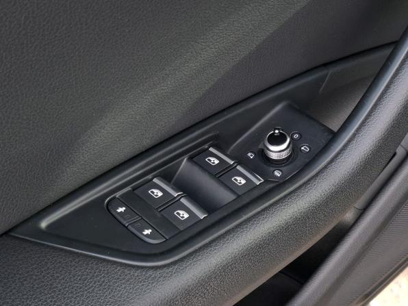 Audi A4 V (B9) с пробегом 2016 года, цена 1 990 000 рублей, 144438 км, седан, Автокод Объявления