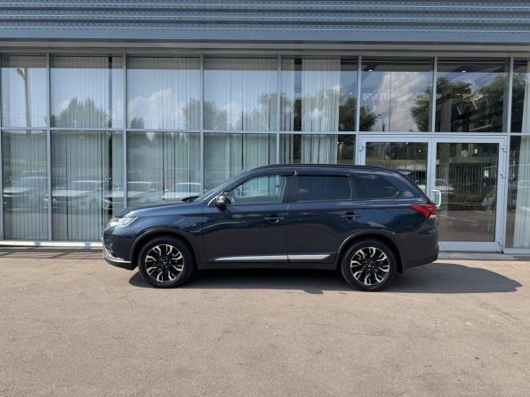 Mitsubishi Outlander III Рестайлинг 3 с пробегом 2021 года, цена 3 000 000 рублей, 115880 км, внедорожник, Автокод Объявления