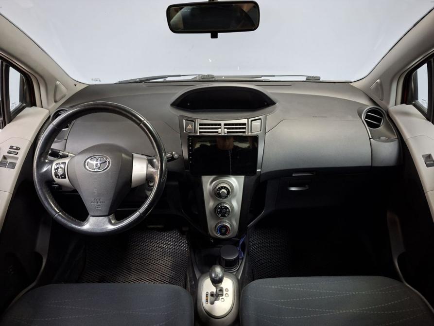 Toyota Yaris II Москва  - изображение 17