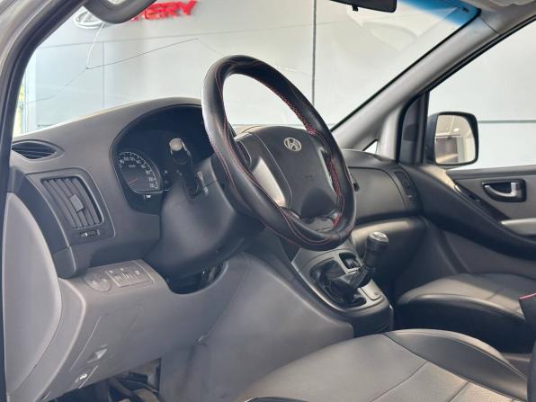 Hyundai H-1 II с пробегом 2008 года, цена 1 215 000 рублей, 244696 км, минивэн, Автокод Объявления