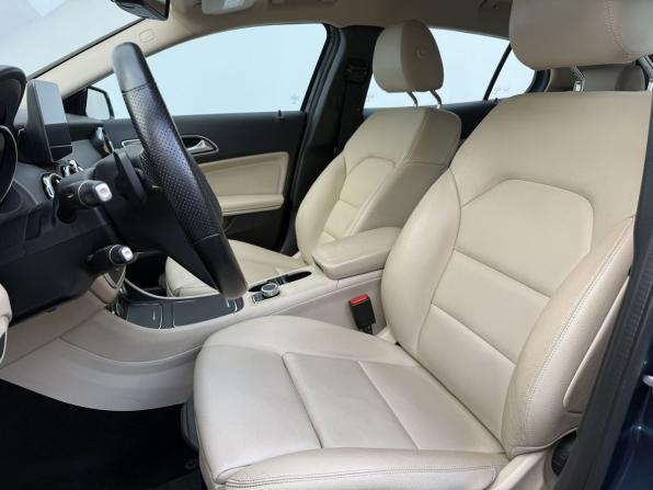 Mercedes-Benz GLA I (X156) Рестайлинг с пробегом 2019 года, цена 2 200 000 рублей, 169000 км, внедорожник, Автокод Объявления
