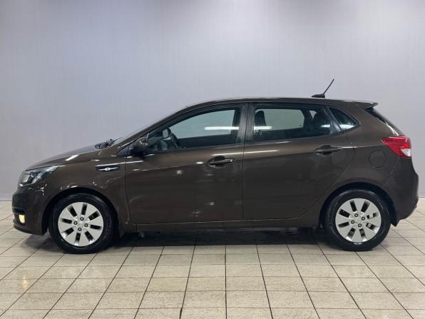 Kia Rio III Рестайлинг с пробегом 2017 года, цена 890 000 рублей, 210000 км, седан, Автокод Объявления