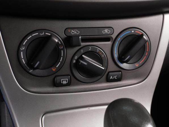 Nissan Tiida II с пробегом 2015 года, цена 1 098 000 рублей, 185117 км, хэтчбек, Автокод Объявления