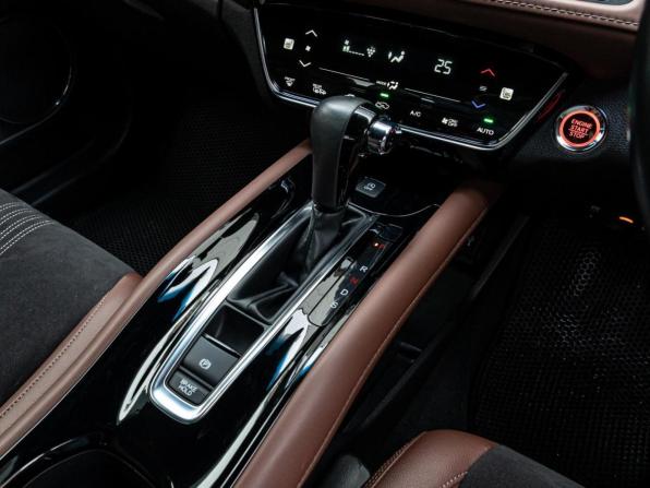 Honda Vezel I Рестайлинг с пробегом 2020 года, цена 2 630 000 рублей, 71388 км, внедорожник, Автокод Объявления