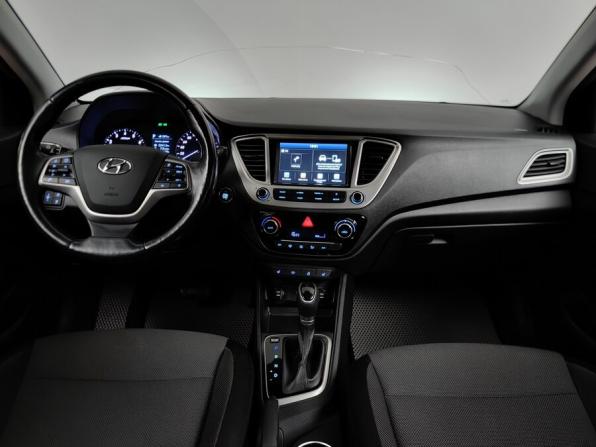 Hyundai Solaris II с пробегом 2019 года, цена 985 000 рублей, 240000 км, седан, Автокод Объявления