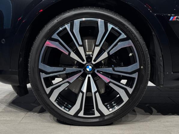 BMW X7 I (G07) Рестайлинг с пробегом 2023 года, цена 18 490 000 рублей, 6883 км, внедорожник, Автокод Объявления