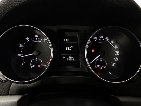 Skoda Yeti I Рестайлинг с пробегом 2014 года, цена 1 330 000 рублей, 108600 км, внедорожник, Автокод Объявления