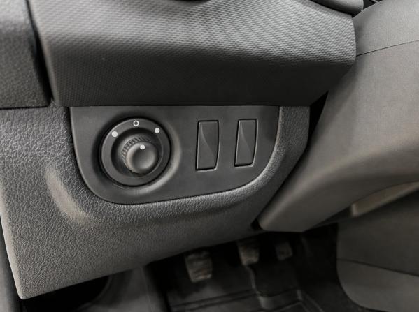 Renault Logan II Рестайлинг с пробегом 2018 года, цена 770 500 рублей, 165130 км, седан, Автокод Объявления
