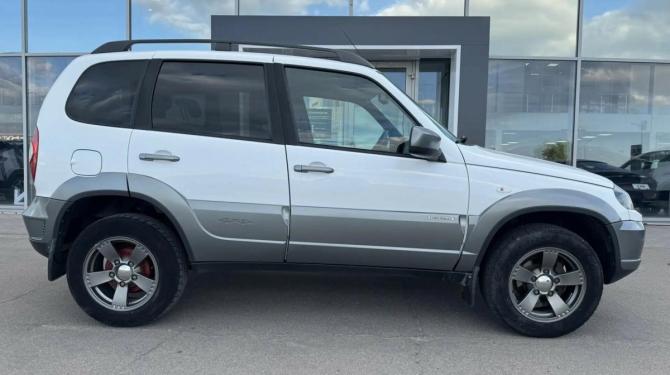 Chevrolet Niva I Рестайлинг с пробегом 2018 года, цена 750 000 рублей, 156150 км, внедорожник, Автокод Объявления